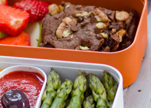 lunch box vegan - brownie vegan et frites de panisse